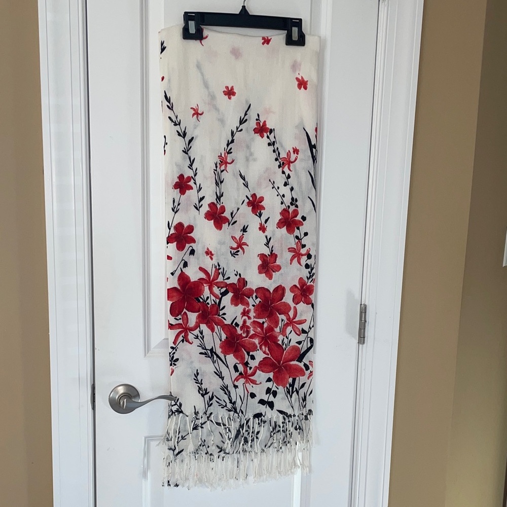 Floral White and Red Women's scarf
